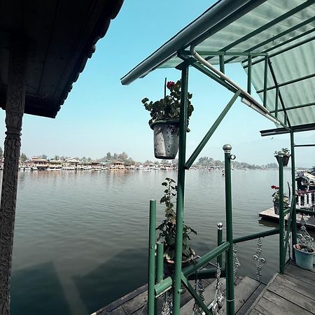 New Zealand Group Of Houseboats Otel Srīnagar Dış mekan fotoğraf