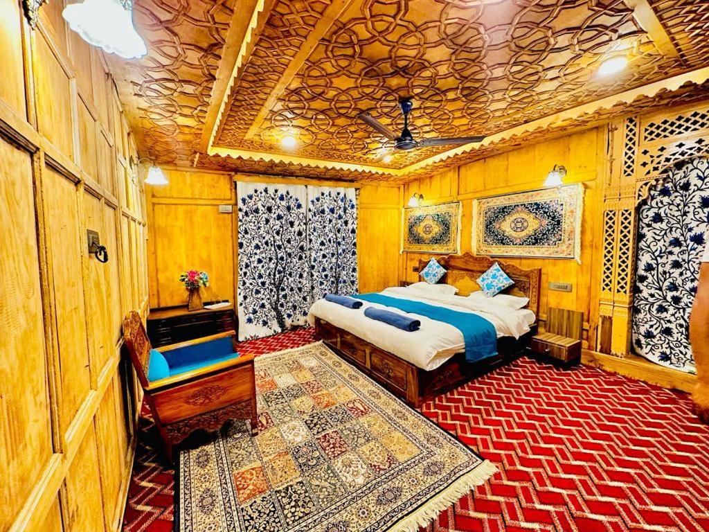New Zealand Group Of Houseboats Otel Srīnagar Dış mekan fotoğraf