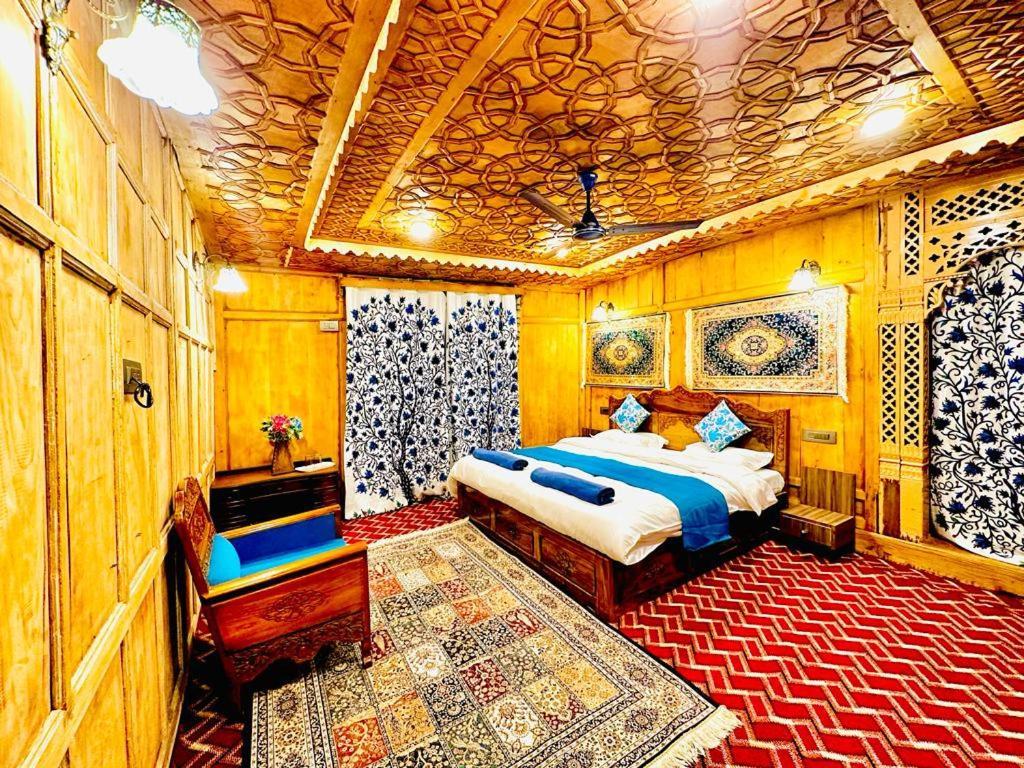 New Zealand Group Of Houseboats Otel Srīnagar Dış mekan fotoğraf