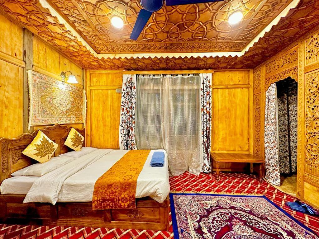 New Zealand Group Of Houseboats Otel Srīnagar Dış mekan fotoğraf