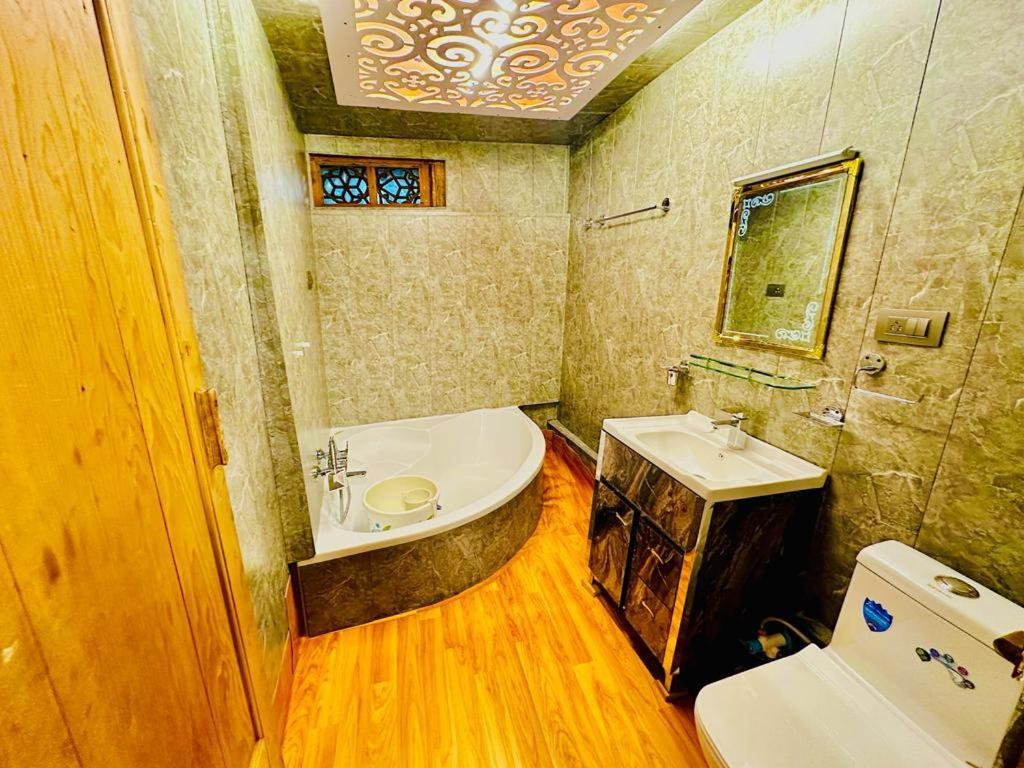 New Zealand Group Of Houseboats Otel Srīnagar Dış mekan fotoğraf